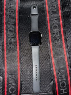 SE Apple Watch 44m