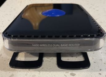 Netgear N600 Wireless Dual Band Router (Model: WNDR3400v2) with Power Cord