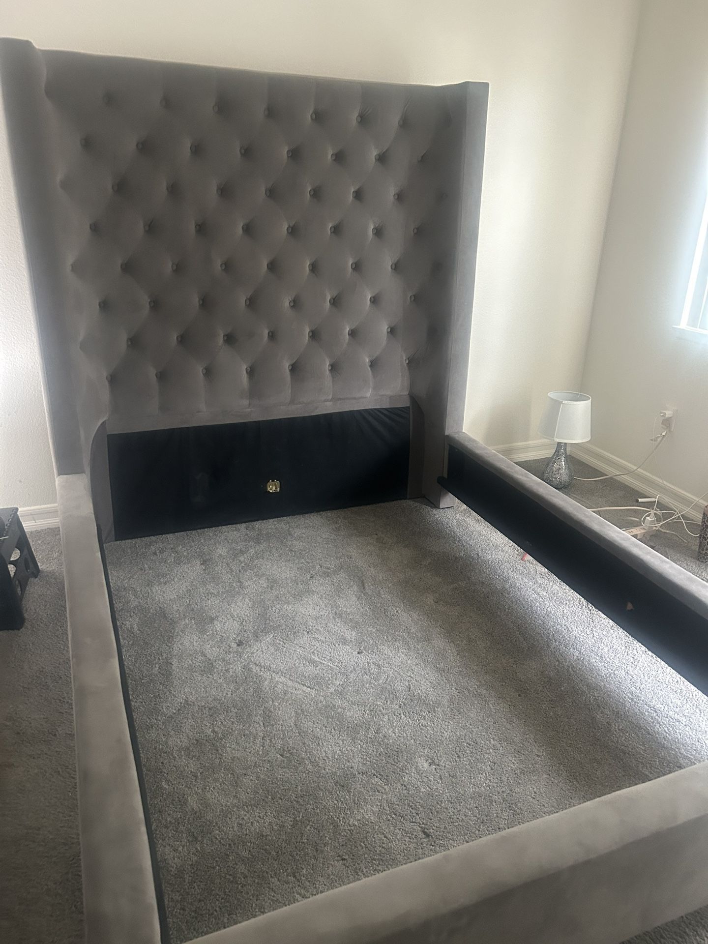 Quién size Bed Frame And mattress