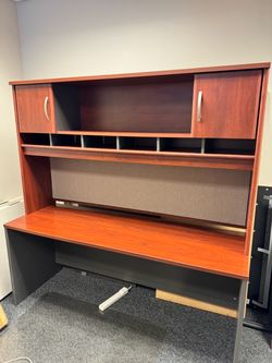 Free office desk