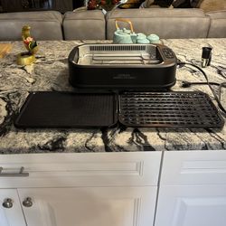 Smokeless indoor grill