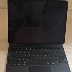 iPad Pro (12.9in) (4th generation) (512 GB) & Magic Keyboard