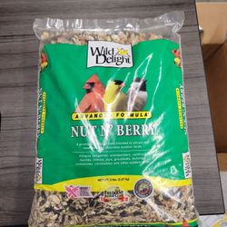 Nut N' Berry Advanced Formula Bird Feed