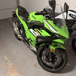 2025 Ninja 500 SE ABS KRT - Kawasaki
