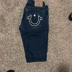 True Religion Size 36 Jorts