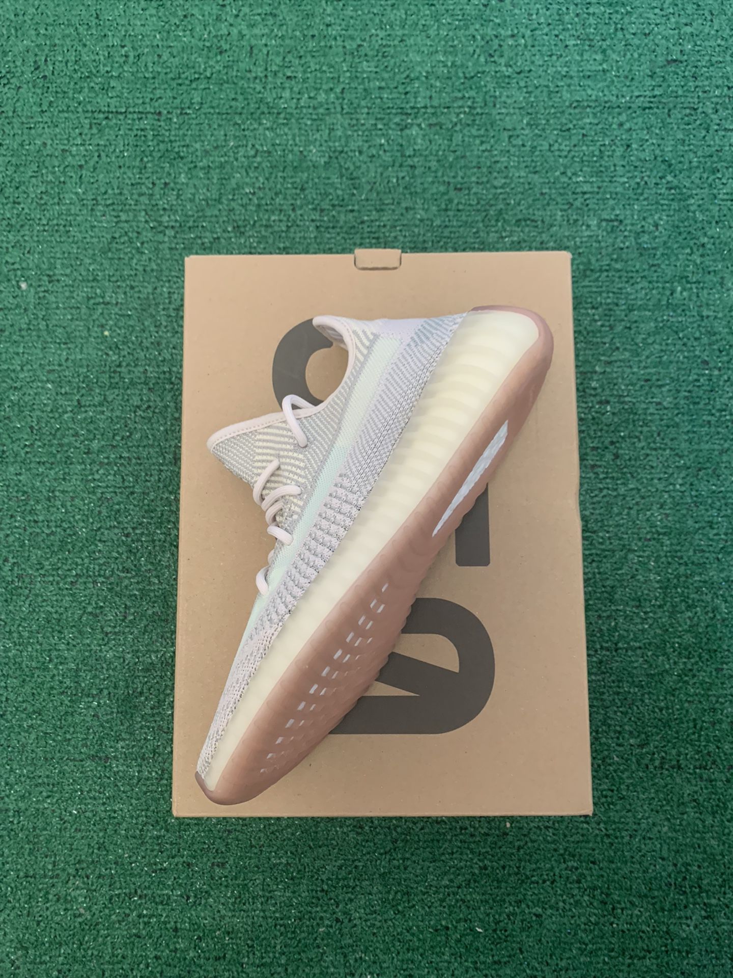 Yeezy 350 v2 Citrin Size 10 Brand New 