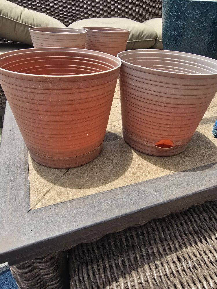 Planters 6.25 round 5.5 high ( 2 )included