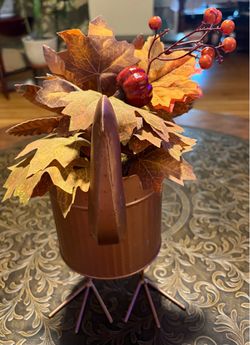 Metal Turkey Fall Harvest Planter Decor.  Read description 1st