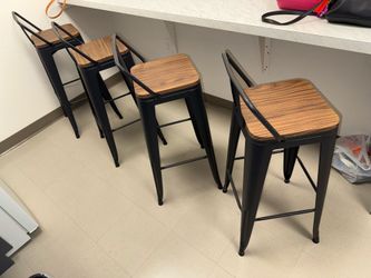 Set of 4 Metal Bar Stools