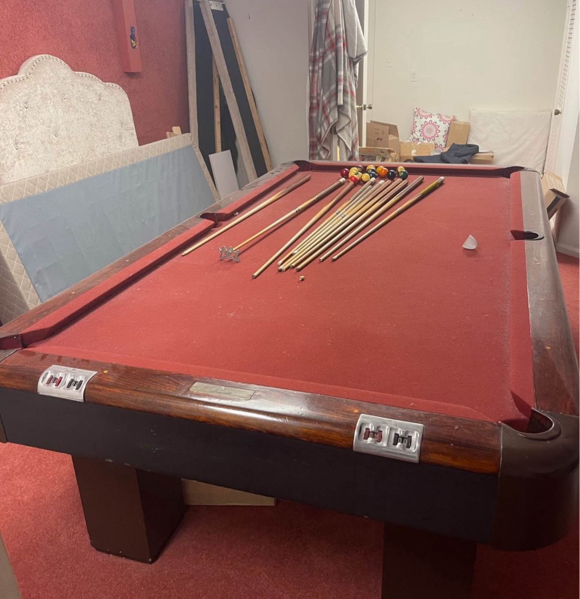 9ft Brunswick Pool Table Can Deliver And install 