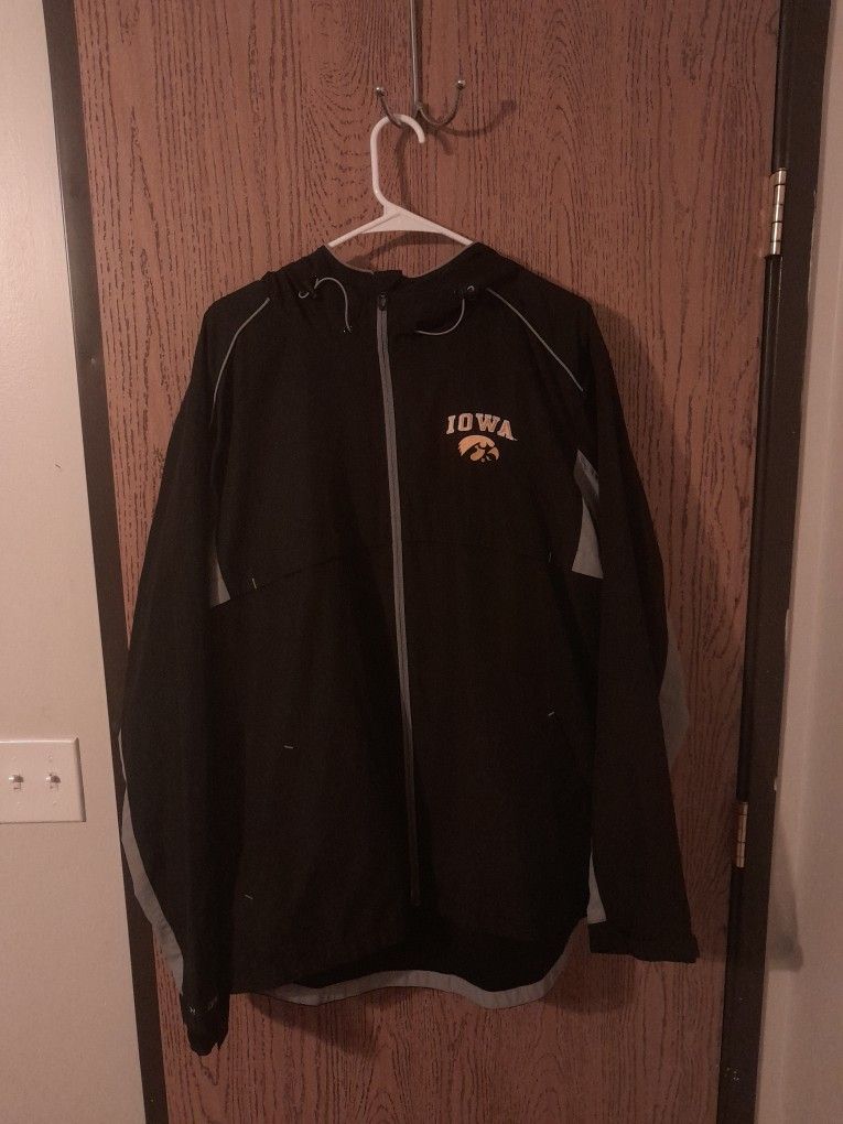 UNDER ARMOUR loose XL all Season Gear Like New
