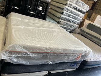 King tempurpidec mattress set