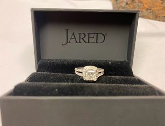 Jared’s ground diamond engagement ring