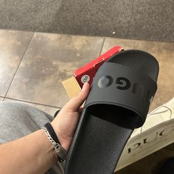 Hugo boss sandals size 5 but they fit like a 7