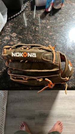 Nokona Hunt Series Gloves