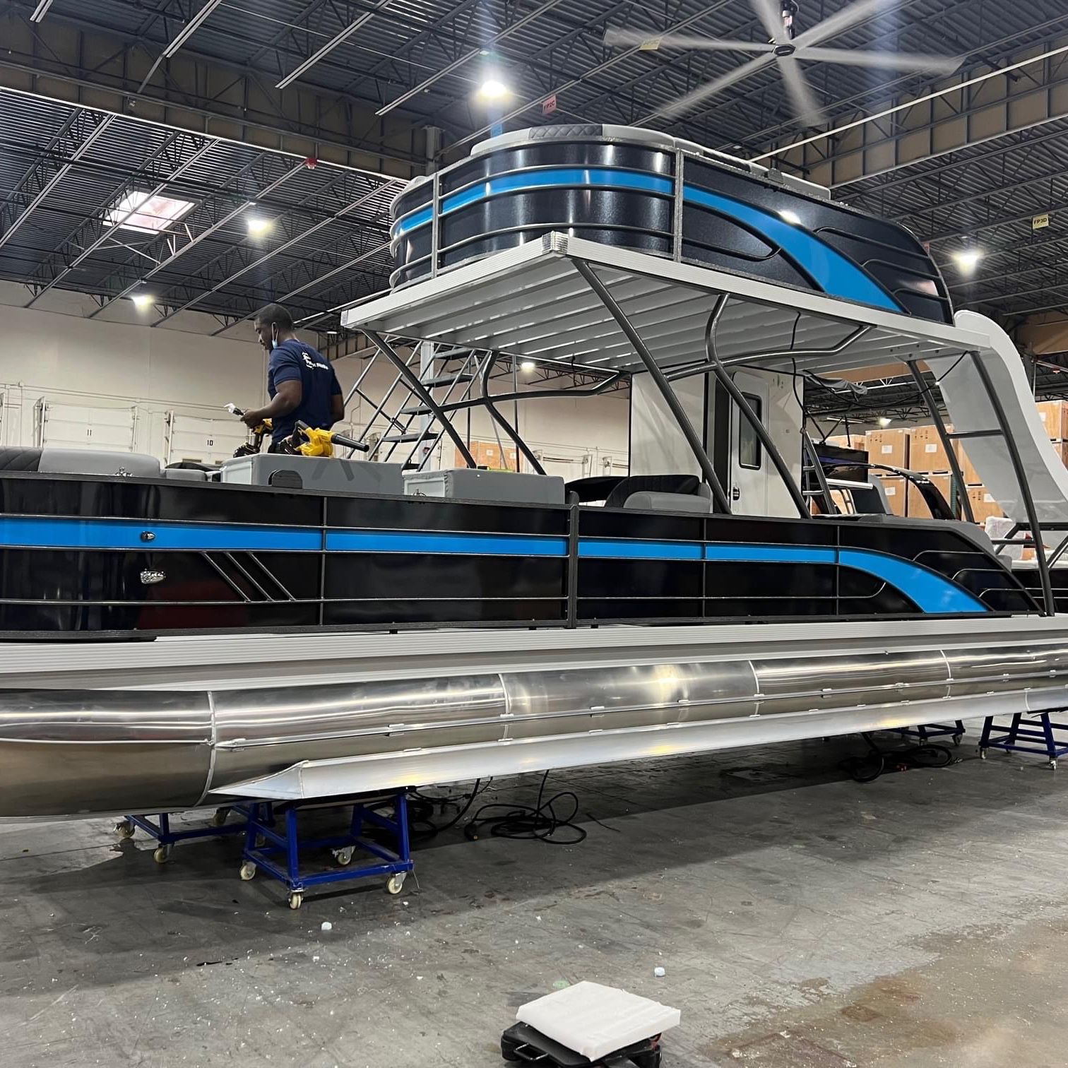New 2024 30' Double Deck Ultra Tritoon Limited