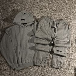Essentials Grey Set M