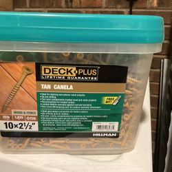 BRAND NEW HILLMAN Bucket Of 10 ~2 1/2 Inch Wood Screws