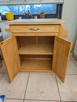 Rolling kitchen cabinet