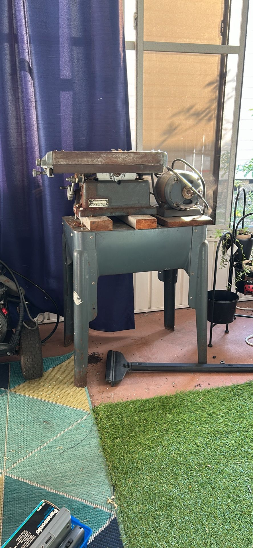 Electric Table Saw