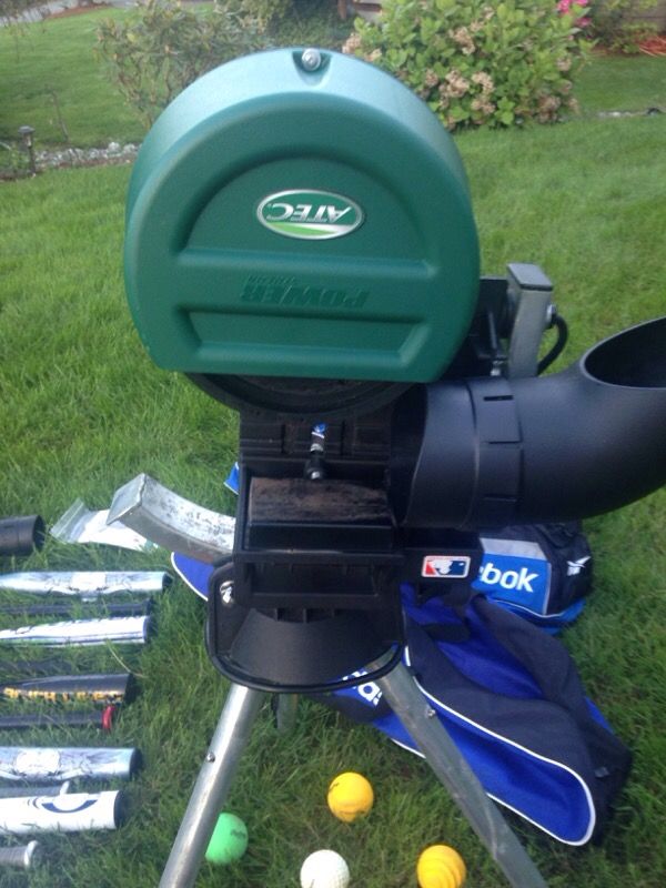 ATEC POWER STREAK BASEBALL & SOFTBALL PITCHING MACHINE W/ BATS, BALLS, GLOVES