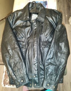 Vintage 80s Winlat Women's Black Leather Bomber Jacket - Heavyweight