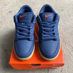 Nike SB Dunk Low “Navy Gum”