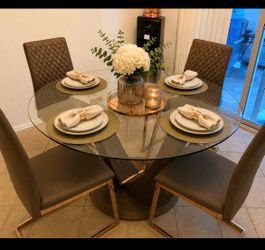 Dining room table