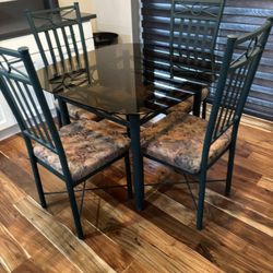 TABLE & 4 CHAIRS 