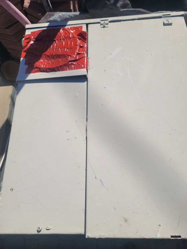 200 Amp Good Used Panel Loaded With Breakers