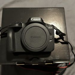 Canon R50 