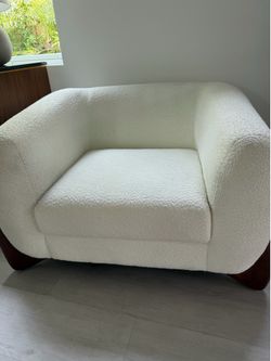 Boucle lounge chair