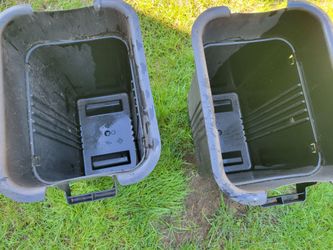 Husqvarna Grass Bagger Black Plastic grass Bins – Set of 2