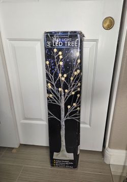 Mr. Christmas 3 FT Star Light LED White Birch Tree Indoor Outdoor New Working