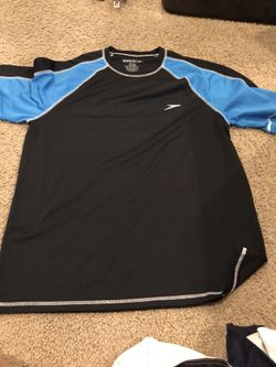 Men’s speedo rash guard size medium