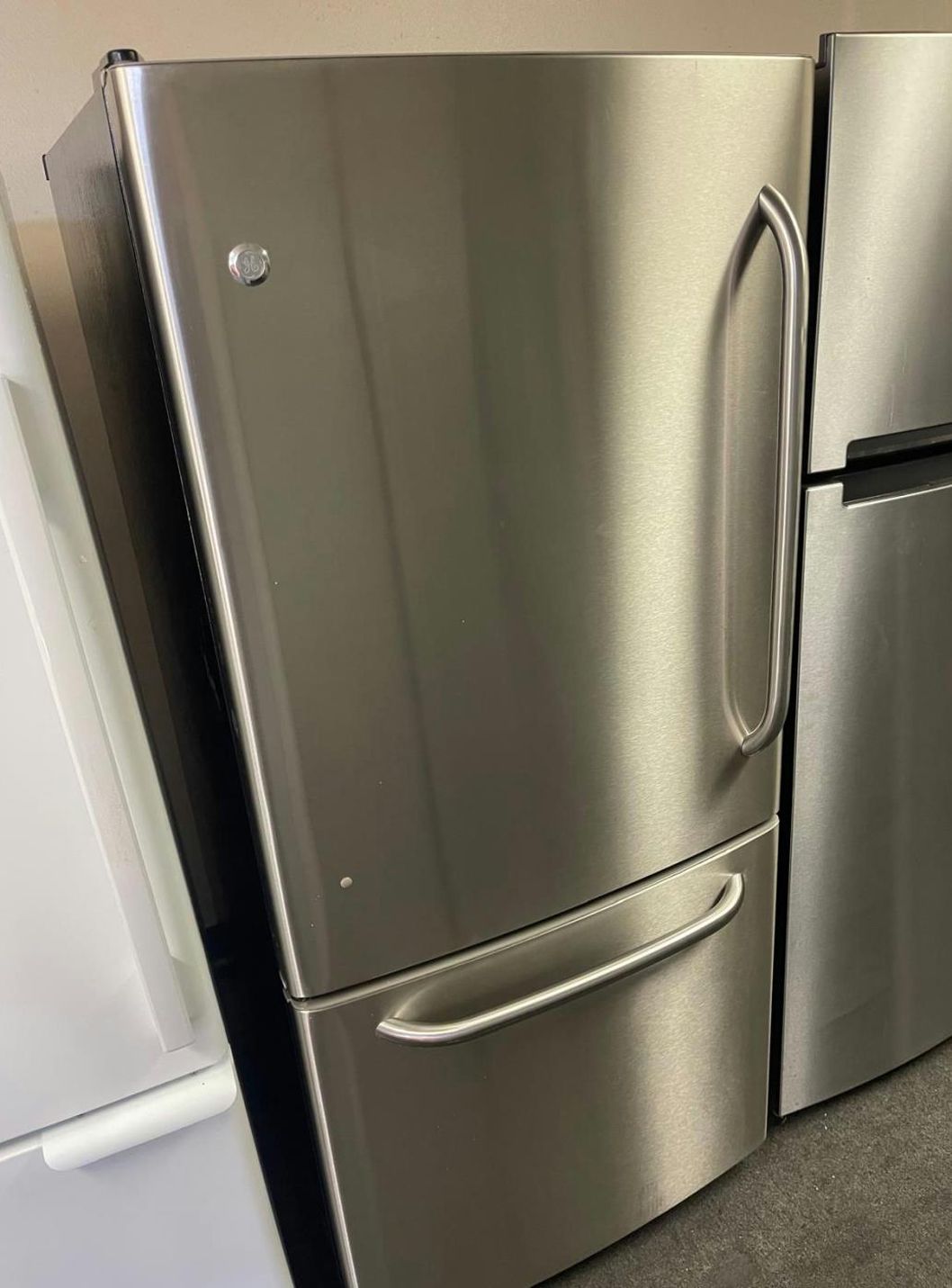 Modern GE Fridge Stainless Steel with Bottom Freezer