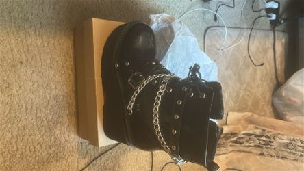 Women’s Goth Patent Boots
