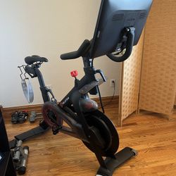 Peloton Bike (like new) w/ size 6 shoes 