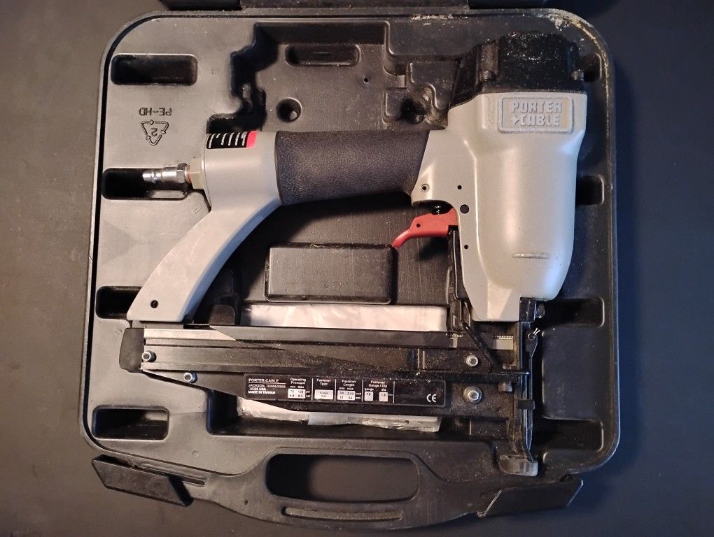 FN250C 16-Gauge 2-1/2 in. Finish Nailer Kit