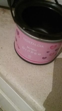 Fondue Pot And Twinkie Maker 