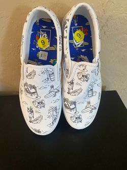 Tennis shoes