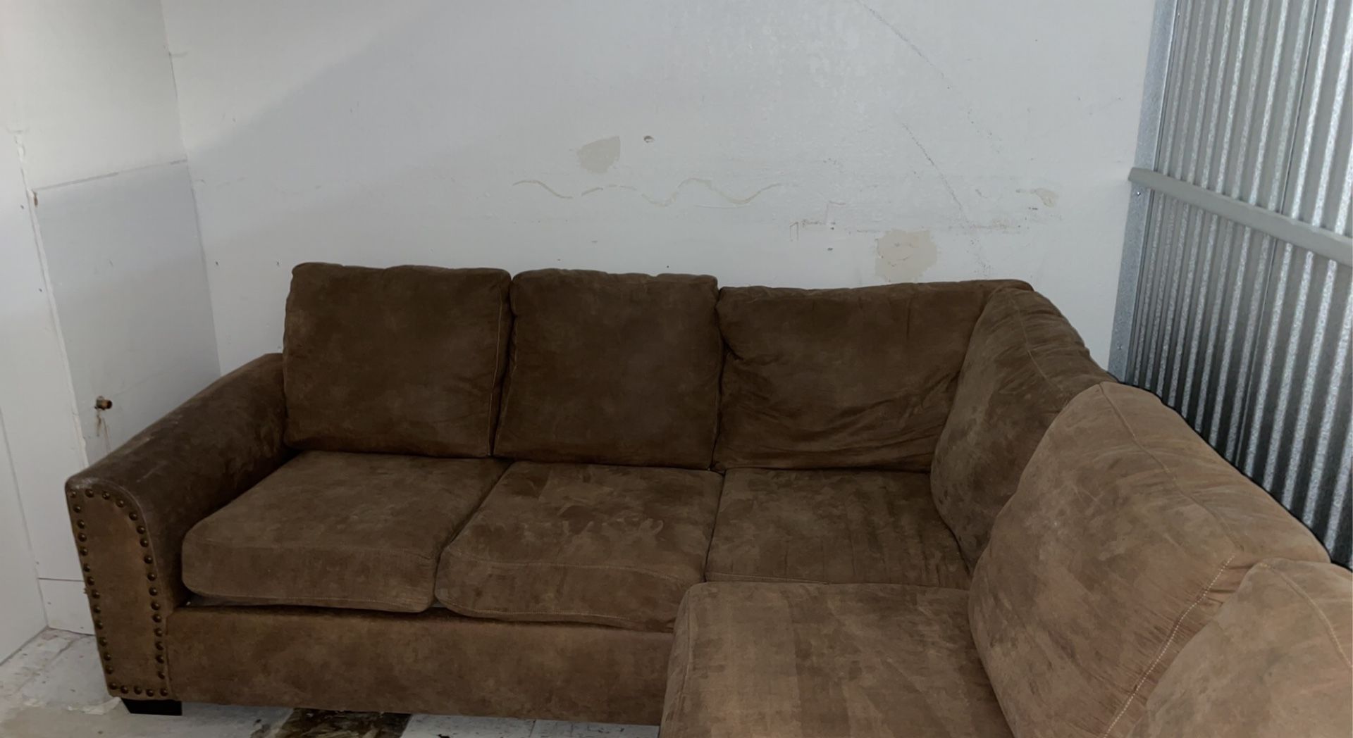 Brown sectional couch for Sale in Albuquerque, NM OfferUp