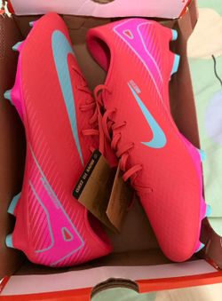 Football Boots Mercurial Vapor 16 Academy MG
Men’s size 10.5