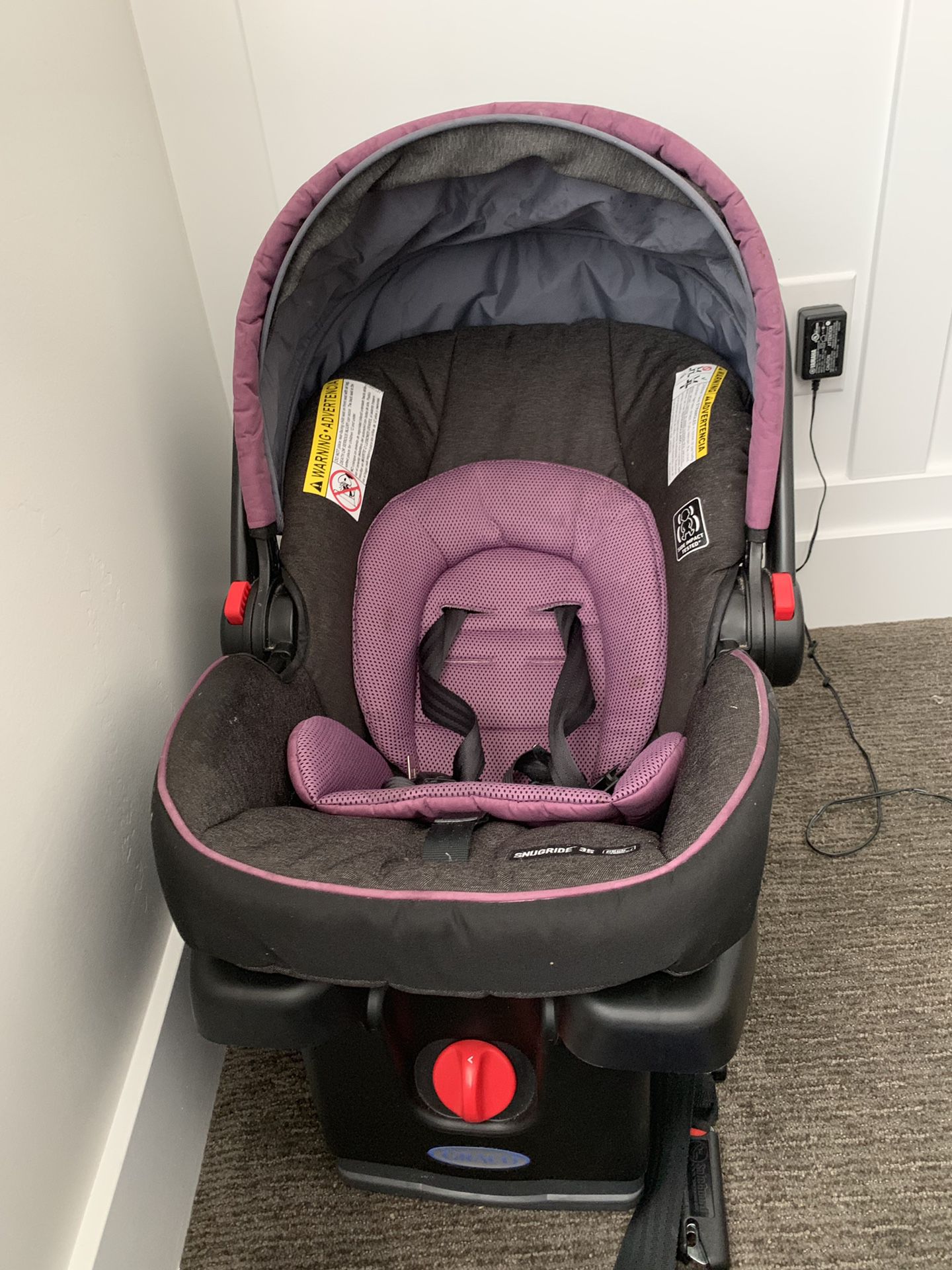 Graco SNUGRIDE 35 infants car seat