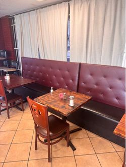 Restaurant booth