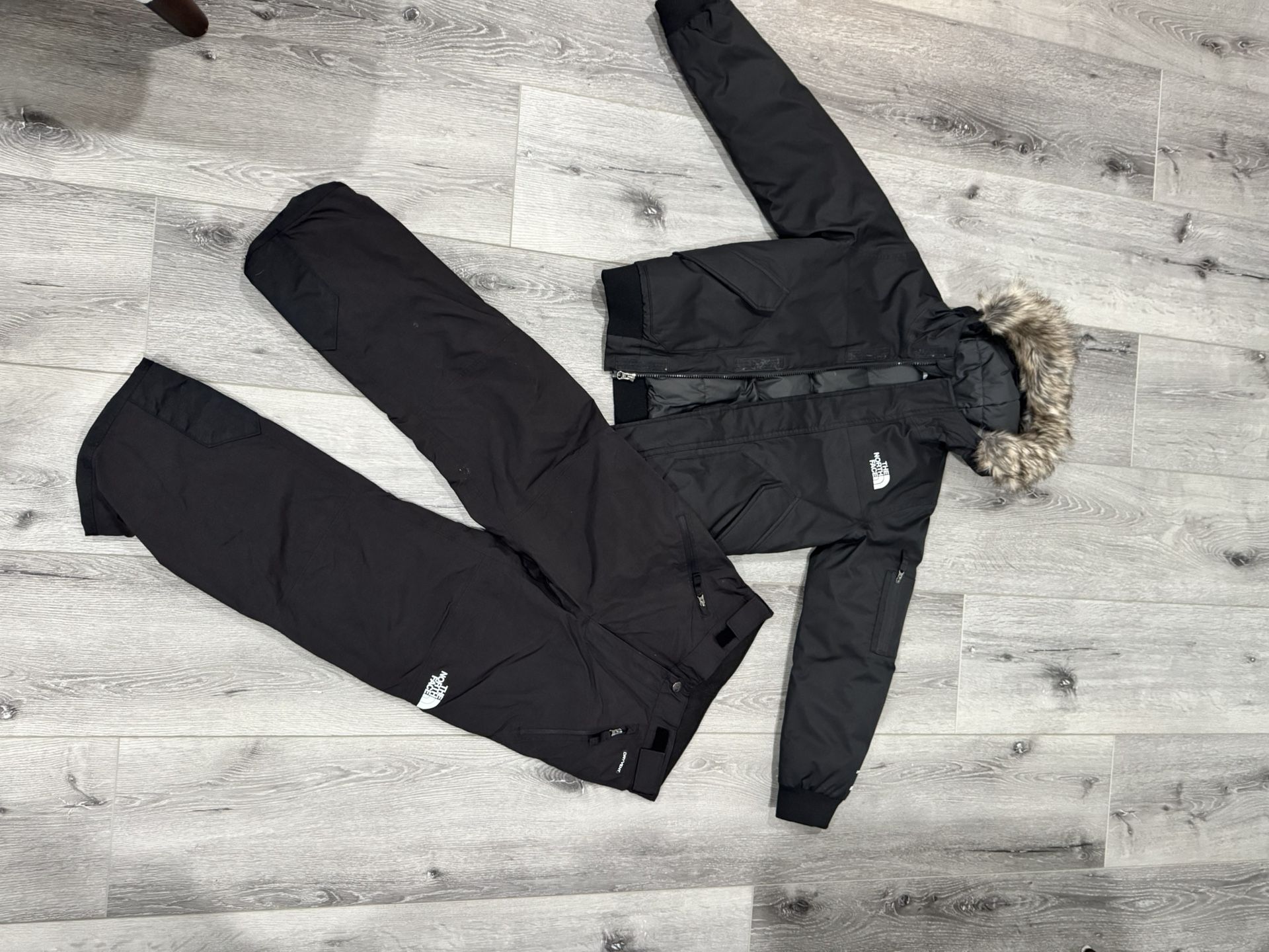 North Face Youth Size Medium Snow/ski/snowboard Jacket And Pants 