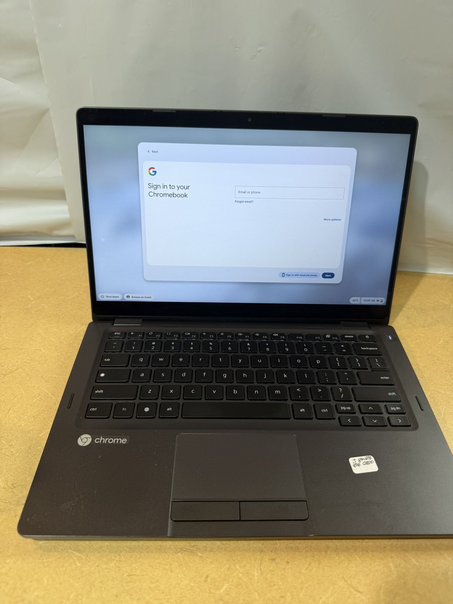 dell latitude 5300 2 in 1 chrome i5 8365 8gb 128 ssd chrome OS. With power adapter has some scratches on it