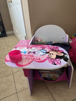 For girls: Minnie Table Shair