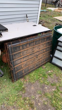 Big dog kage 32 “high 43x28”wery good with tree 40$