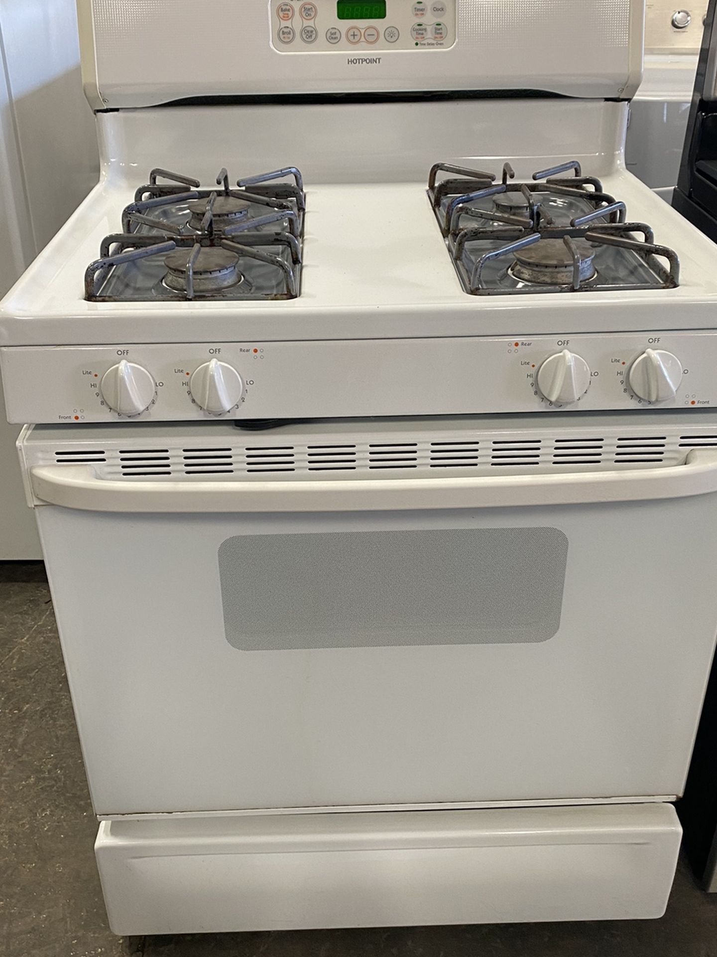 White gas stove can deliver